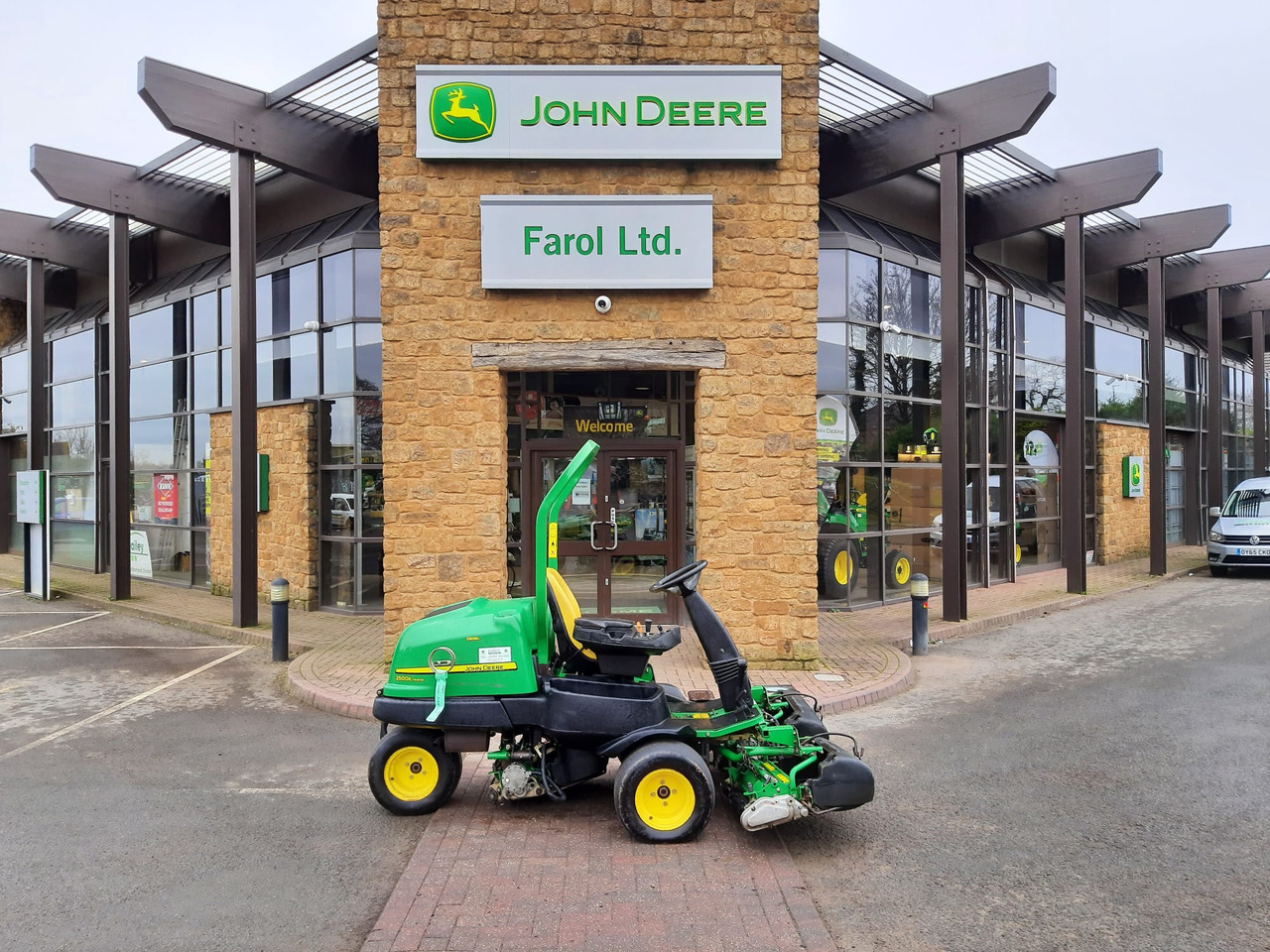 John Deere 2500E greens triple mower - Газонокосарка: фото 1 John Deere 2500E greens triple mower - Газонокосарка: фото 1