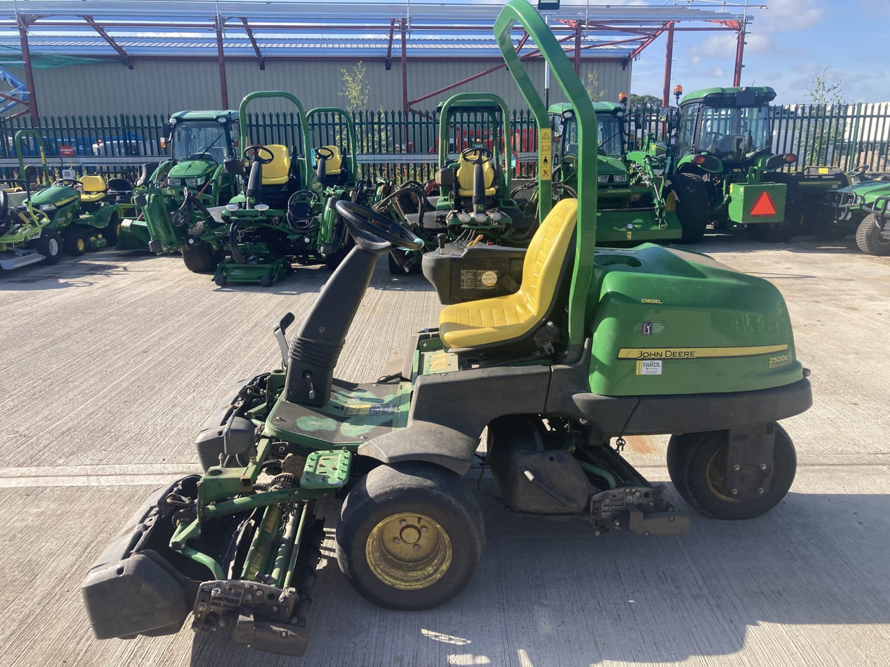 John Deere 2500EH greens triple mower - Газонокосарка: фото 2 John Deere 2500EH greens triple mower - Газонокосарка: фото 2