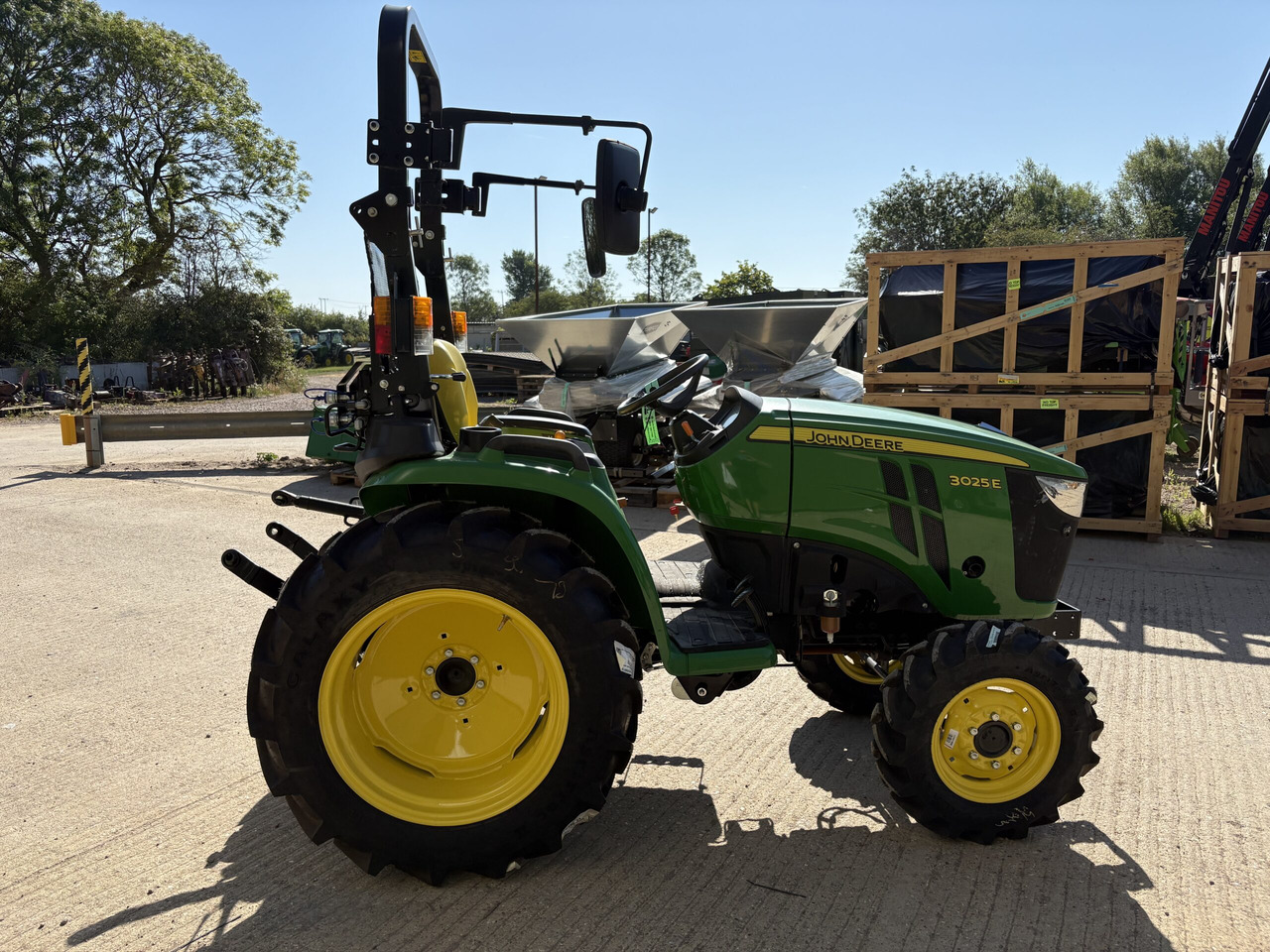John Deere 3025E Compact Tractor - Мінітрактор: фото 3 John Deere 3025E Compact Tractor - Мінітрактор: фото 3