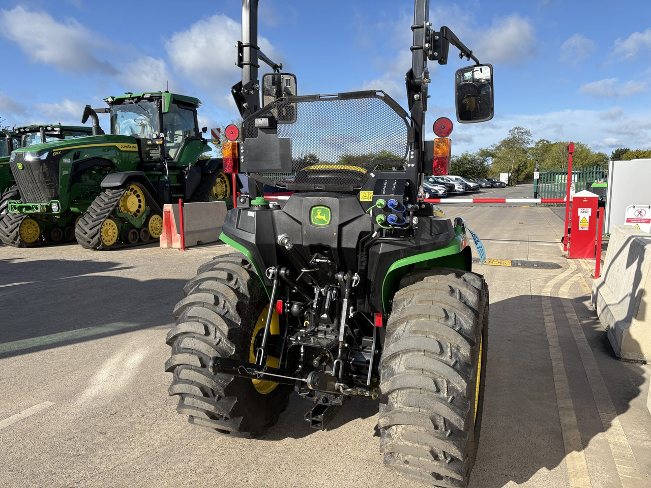 John Deere 3025E Compact tractor - Мінітрактор: фото 4 John Deere 3025E Compact tractor - Мінітрактор: фото 4
