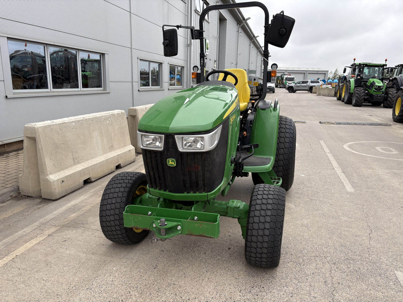 John Deere 3039R Compact Tractor - Мінітрактор: фото 3 John Deere 3039R Compact Tractor - Мінітрактор: фото 3