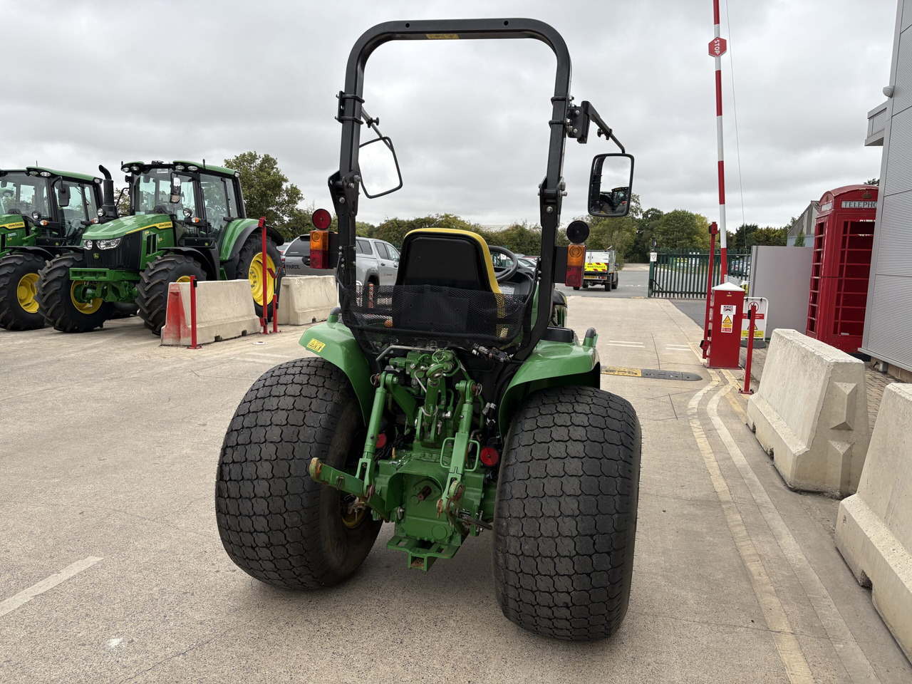 John Deere 3039R Compact Tractor - Мінітрактор: фото 5 John Deere 3039R Compact Tractor - Мінітрактор: фото 5