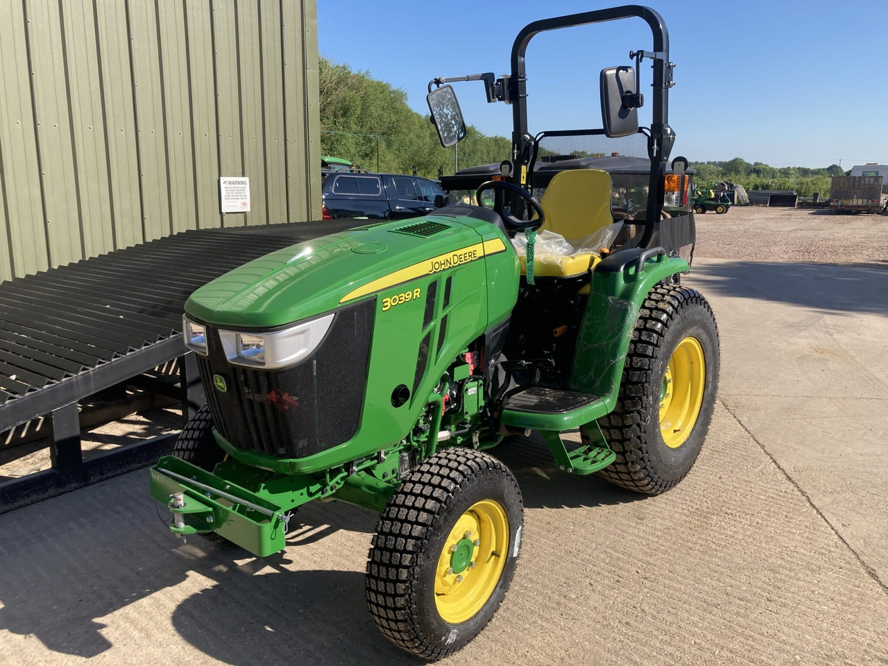John Deere 3039R compact tractor - Мінітрактор: фото 1 John Deere 3039R compact tractor - Мінітрактор: фото 1