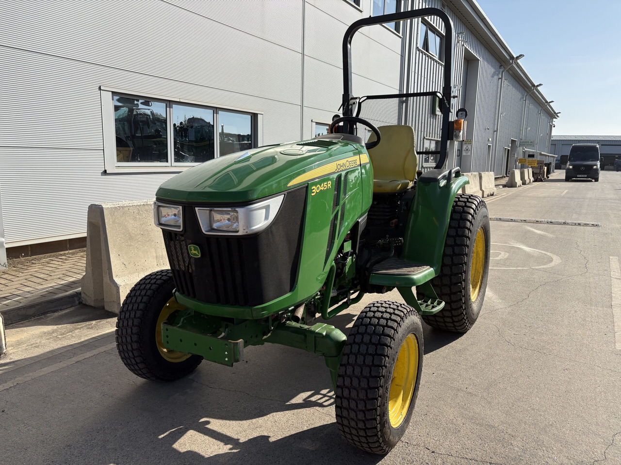 John Deere 3045R Compact Tractor - Мінітрактор: фото 2 John Deere 3045R Compact Tractor - Мінітрактор: фото 2