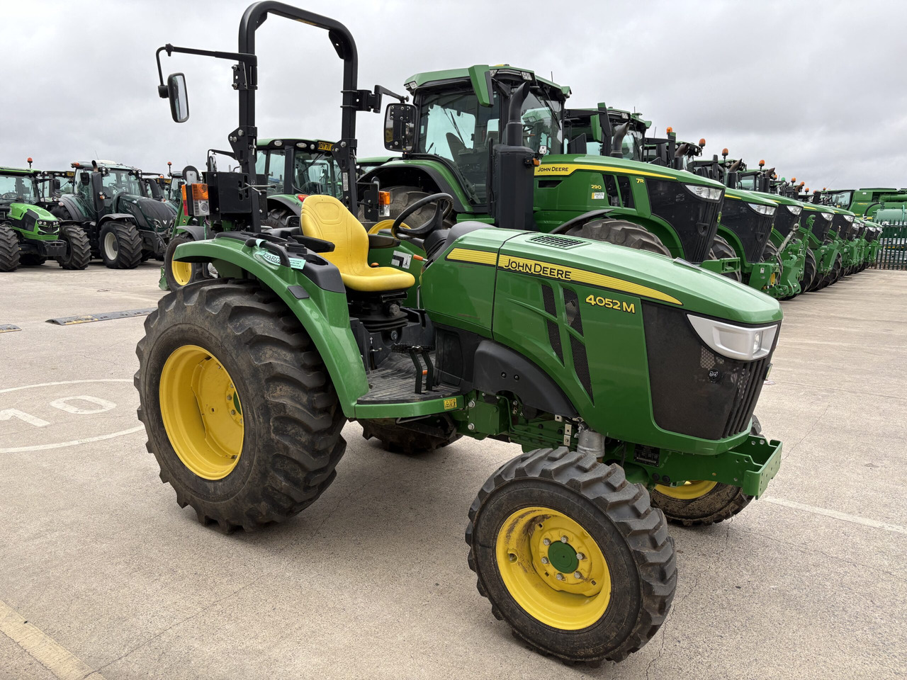John Deere 4052M Compact Tractor - Мінітрактор: фото 3 John Deere 4052M Compact Tractor - Мінітрактор: фото 3