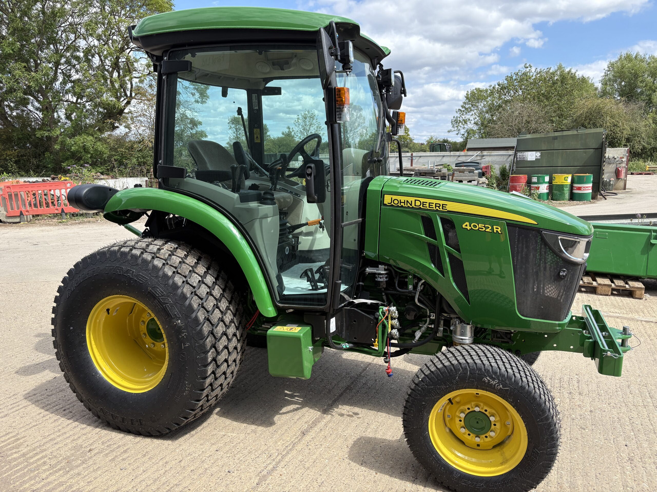 John Deere 4052R Compact Tractor - Мінітрактор: фото 3 John Deere 4052R Compact Tractor - Мінітрактор: фото 3