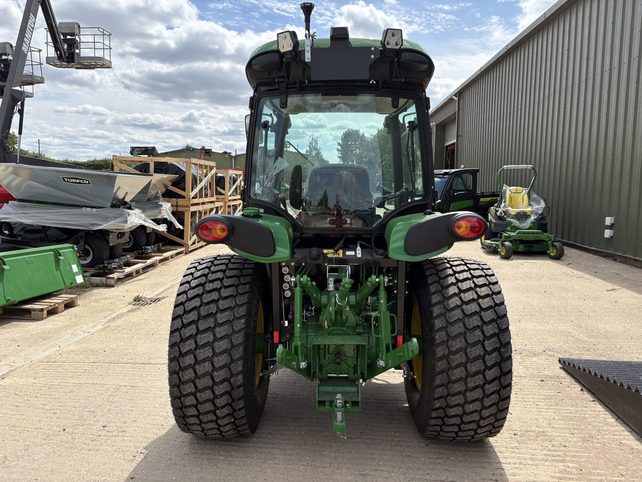 John Deere 4052R Compact Tractor - Мінітрактор: фото 4 John Deere 4052R Compact Tractor - Мінітрактор: фото 4