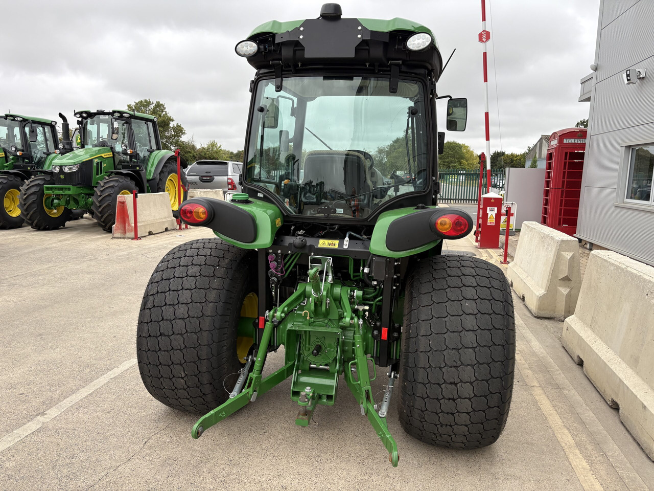 John Deere 4066R Compact Tractor - Мінітрактор: фото 2 John Deere 4066R Compact Tractor - Мінітрактор: фото 2