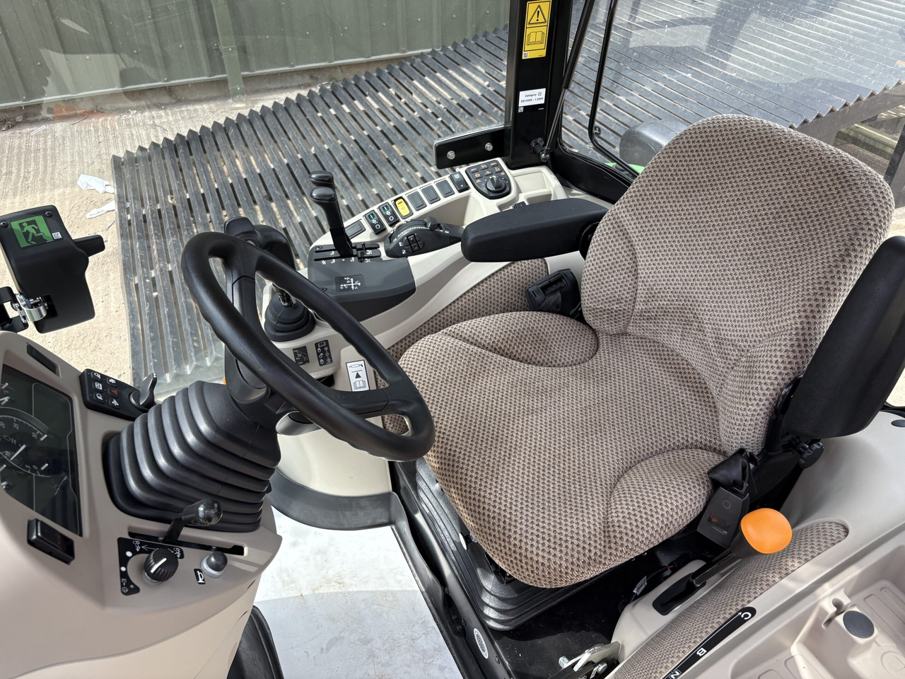 John Deere 4066R Compact Tractor - Мінітрактор: фото 4 John Deere 4066R Compact Tractor - Мінітрактор: фото 4