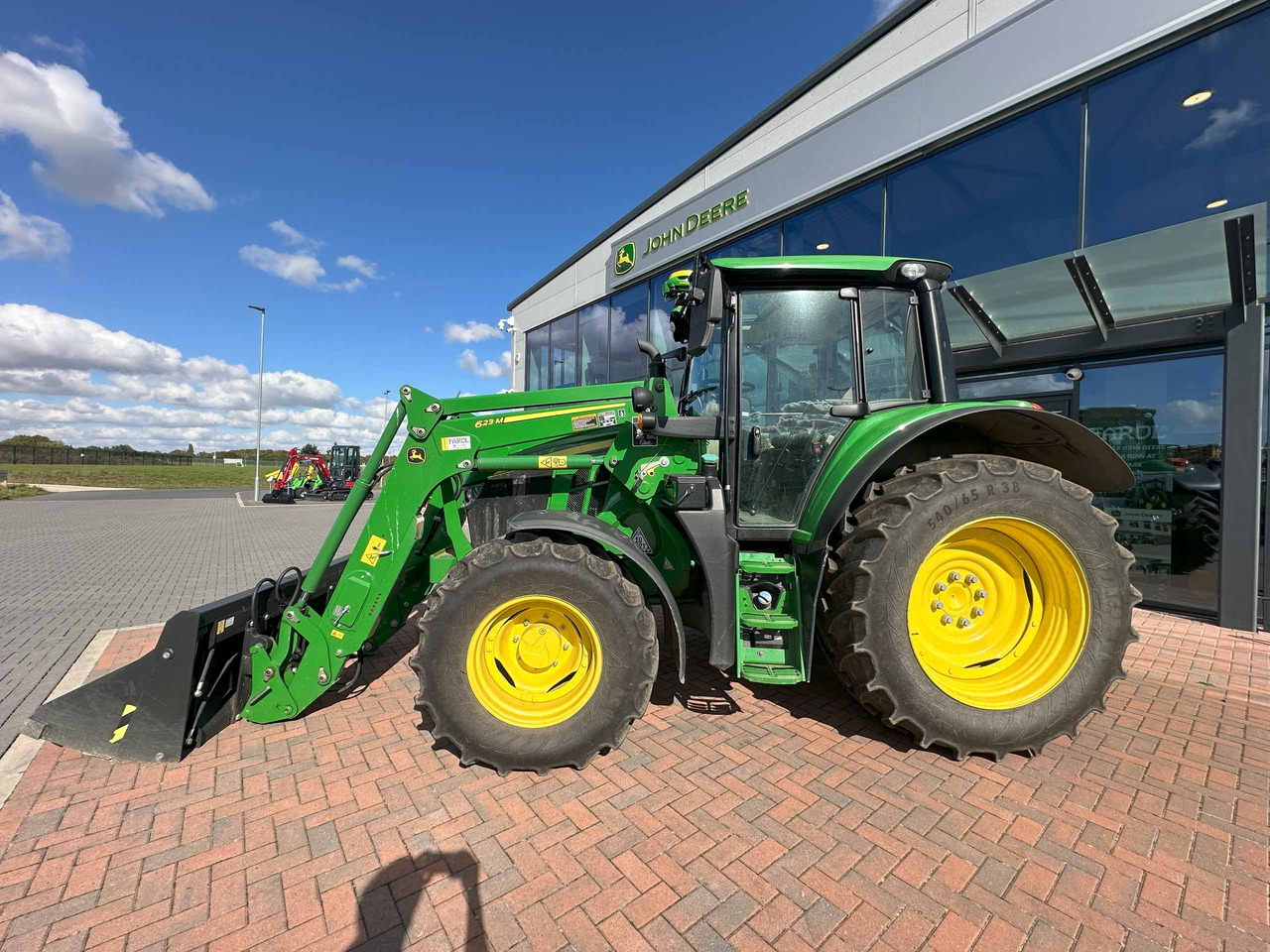John Deere 6110M + 623M - Трактор: фото 3 John Deere 6110M + 623M - Трактор: фото 3