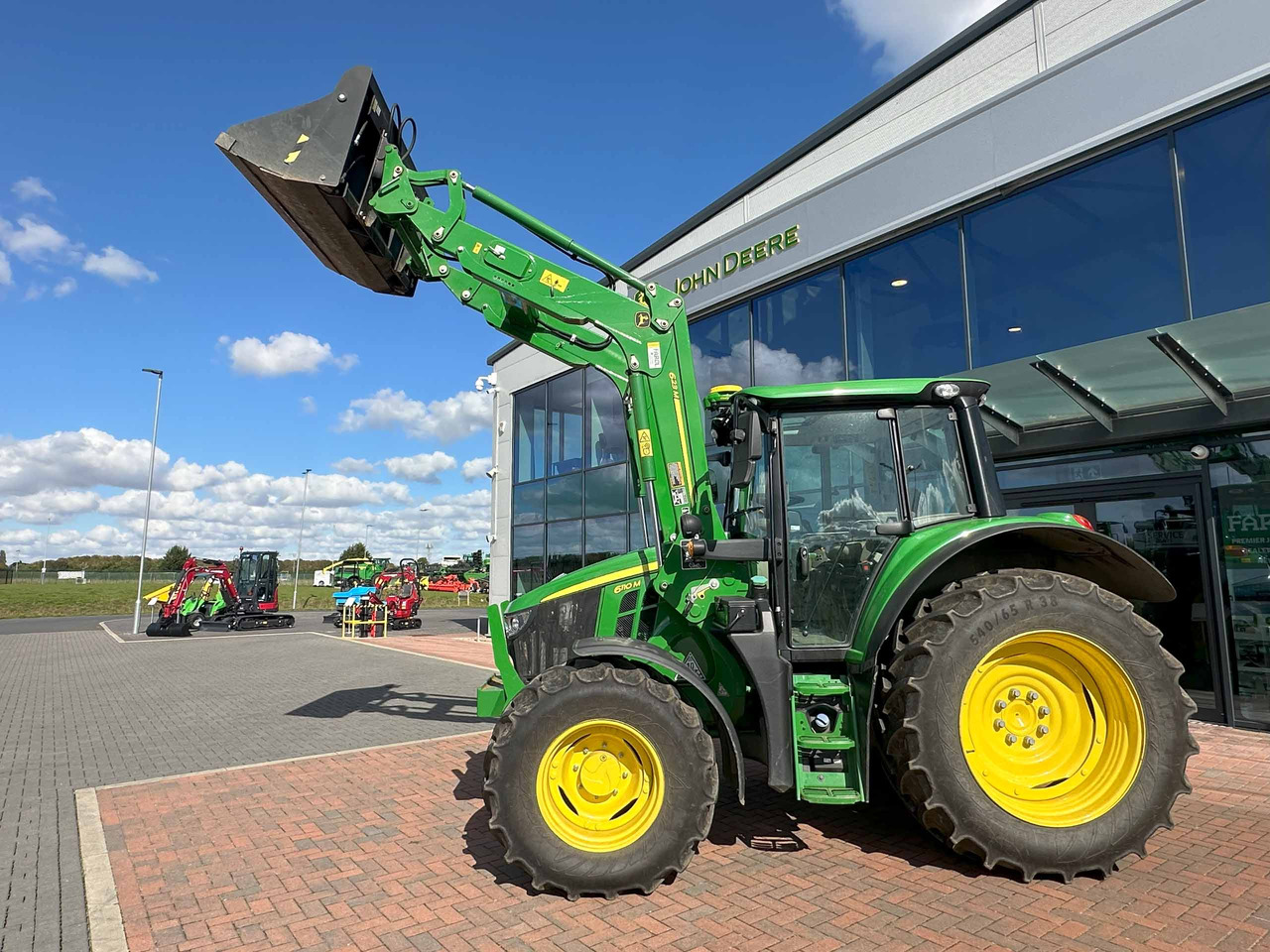 John Deere 6110M + 623M - Трактор: фото 2 John Deere 6110M + 623M - Трактор: фото 2