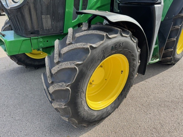 John Deere 6110M - Трактор: фото 2 John Deere 6110M - Трактор: фото 2