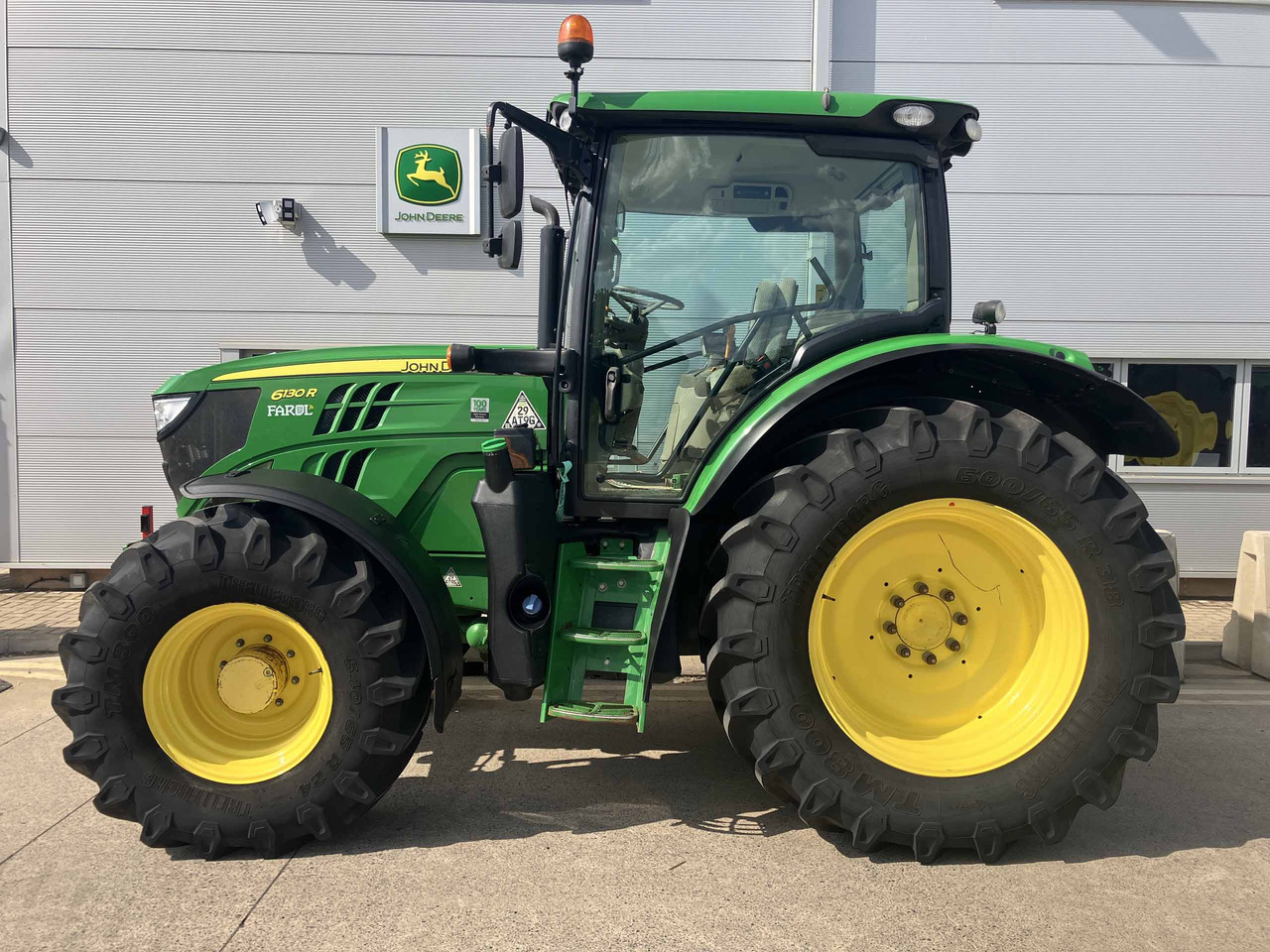 John Deere 6130R - Трактор: фото 2 John Deere 6130R - Трактор: фото 2