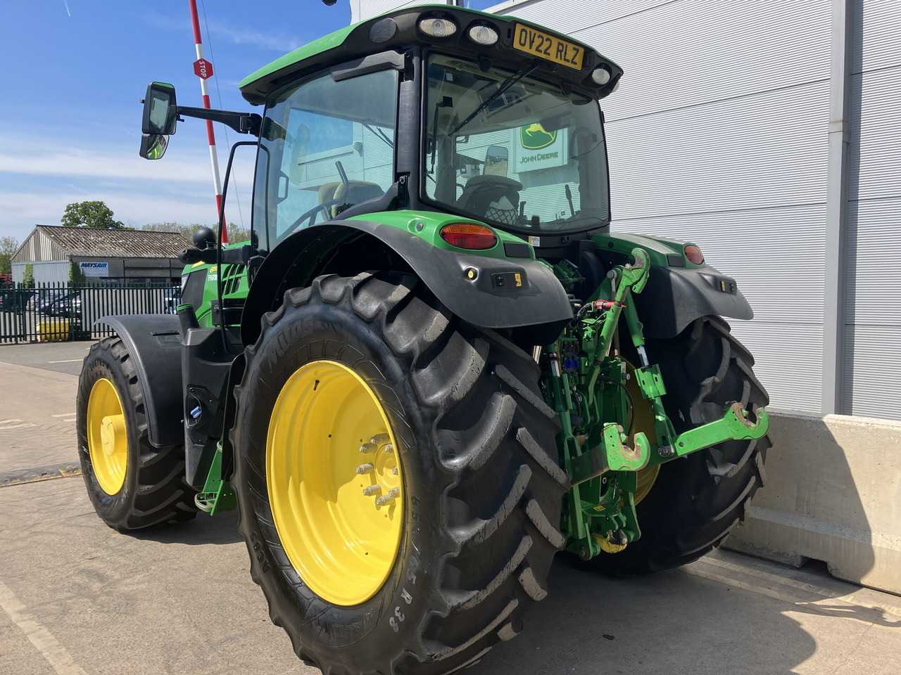 John Deere 6155R - Трактор: фото 3 John Deere 6155R - Трактор: фото 3