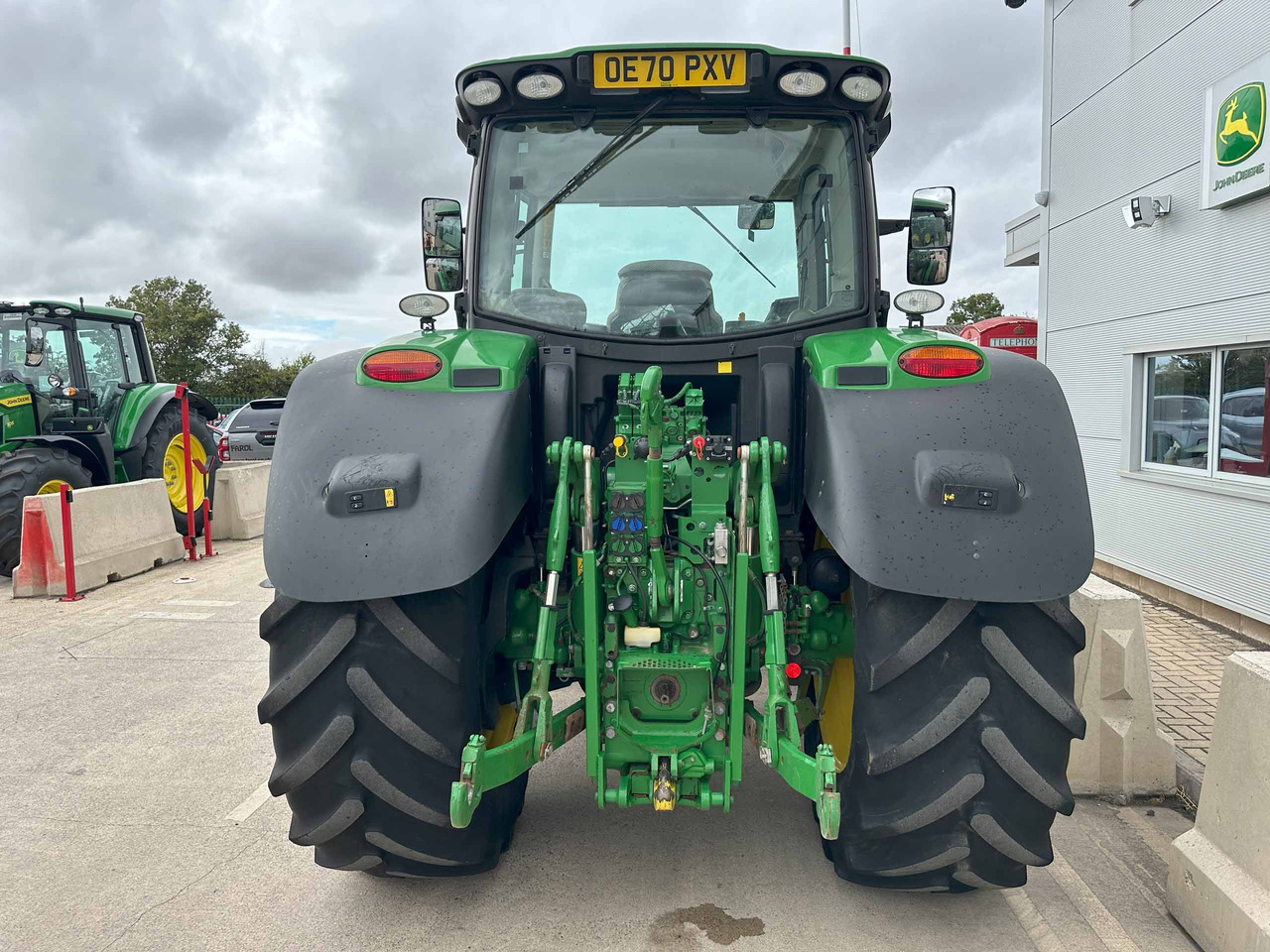 John Deere 6155R - Трактор: фото 5 John Deere 6155R - Трактор: фото 5