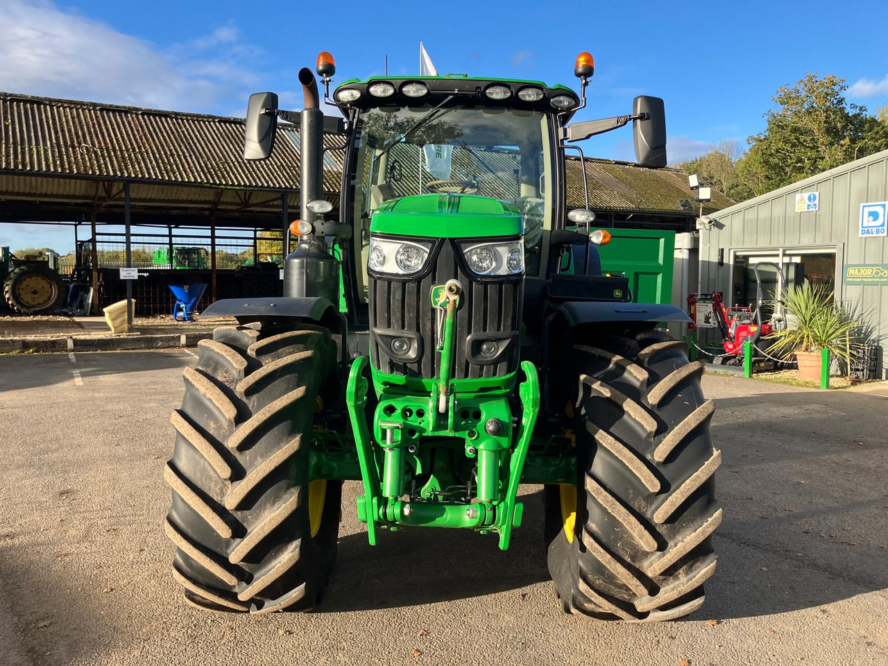 John Deere 6175R - Трактор: фото 2 John Deere 6175R - Трактор: фото 2