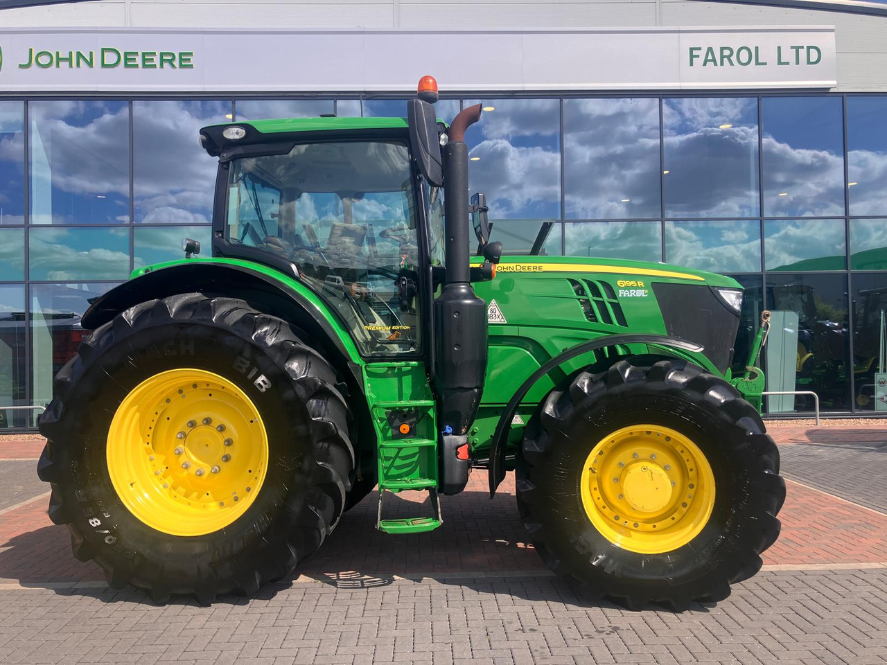 John Deere 6195R - Трактор: фото 3 John Deere 6195R - Трактор: фото 3