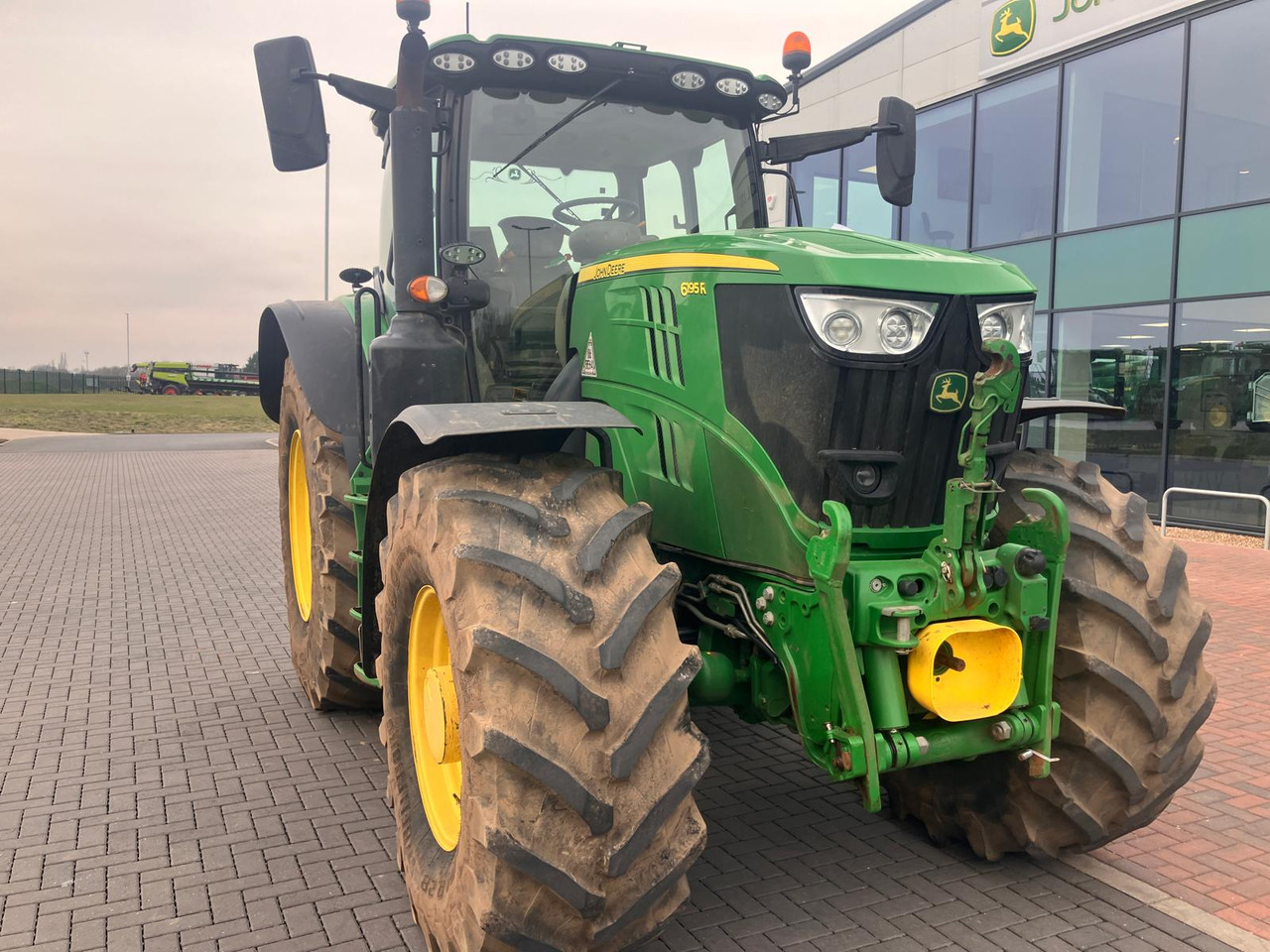 John Deere 6195R - Трактор: фото 4 John Deere 6195R - Трактор: фото 4