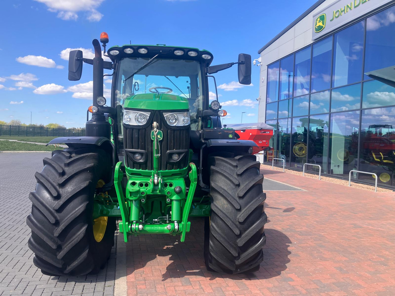 John Deere 6195R - Трактор: фото 2 John Deere 6195R - Трактор: фото 2