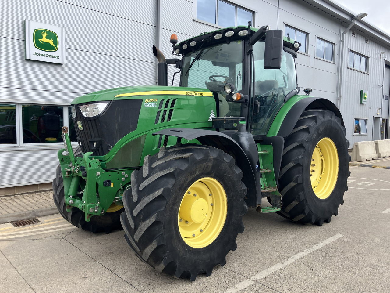 John Deere 6215R - Трактор: фото 1 John Deere 6215R - Трактор: фото 1