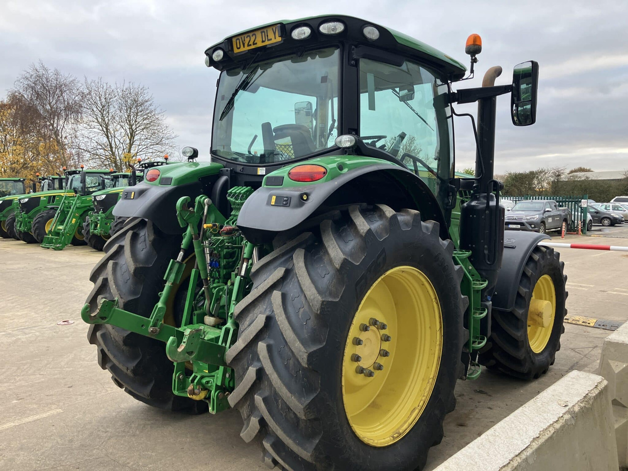 John Deere 6215R - Трактор: фото 5 John Deere 6215R - Трактор: фото 5