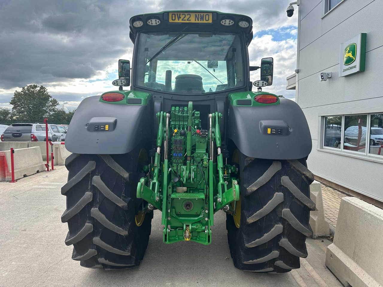 John Deere 6215R - Трактор: фото 4 John Deere 6215R - Трактор: фото 4