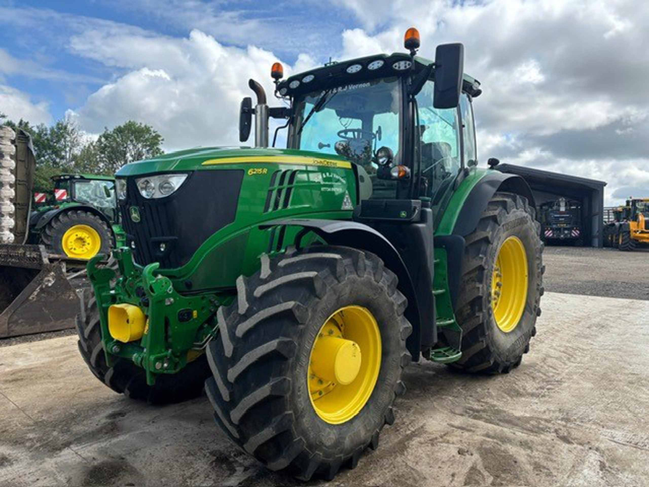 John Deere 6215R - Трактор: фото 1 John Deere 6215R - Трактор: фото 1