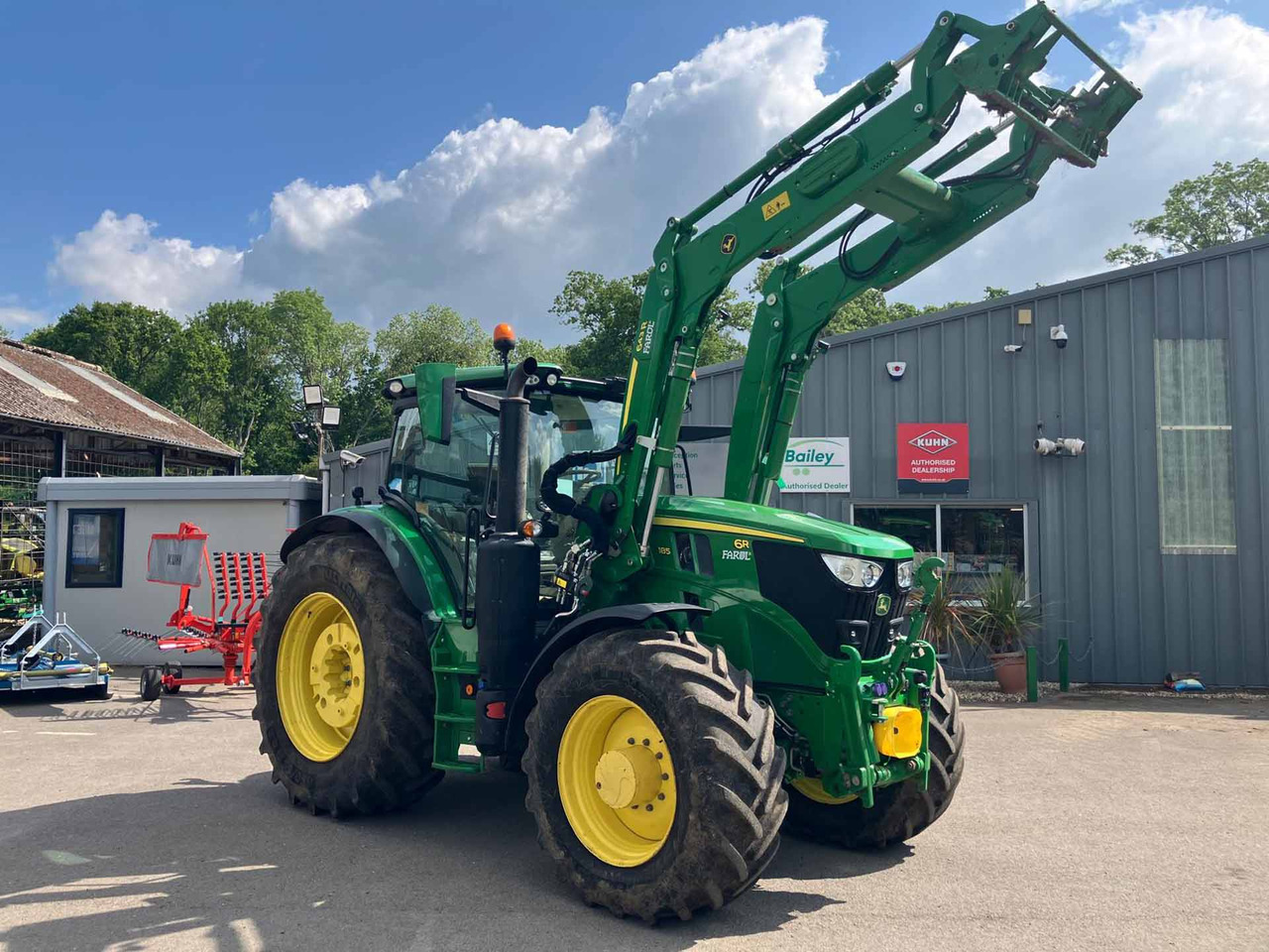 John Deere 6R 185 - Трактор: фото 3 John Deere 6R 185 - Трактор: фото 3