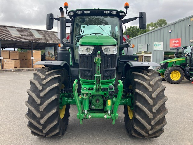 John Deere 6R 195 - Трактор: фото 4 John Deere 6R 195 - Трактор: фото 4