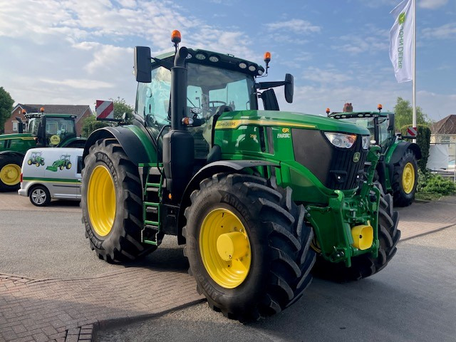 John Deere 6R 250 - Трактор: фото 4 John Deere 6R 250 - Трактор: фото 4