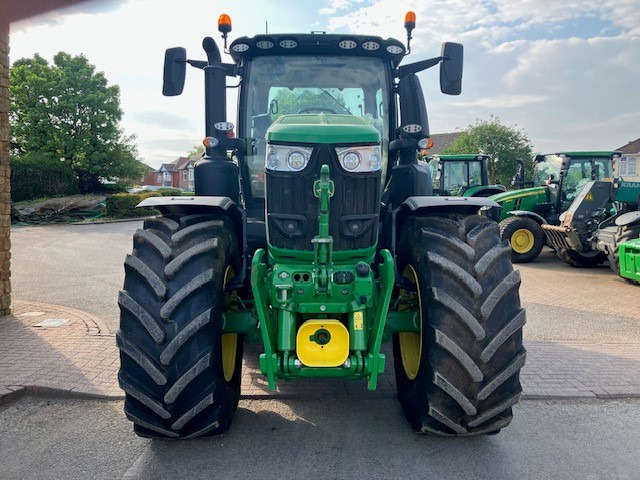 John Deere 6R 250 - Трактор: фото 3 John Deere 6R 250 - Трактор: фото 3
