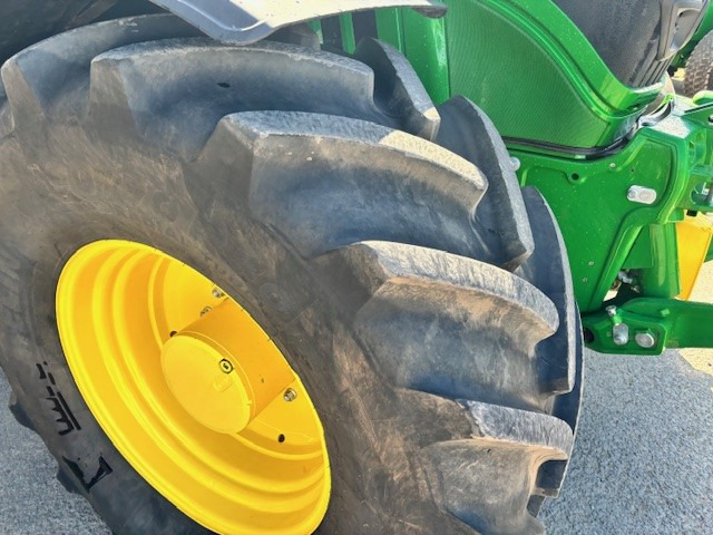 John Deere 6R 250 - Трактор: фото 4 John Deere 6R 250 - Трактор: фото 4