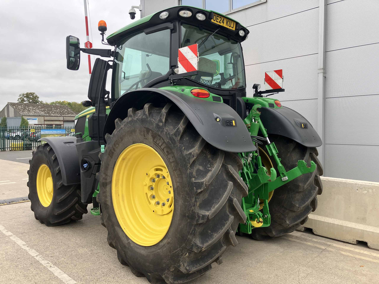 John Deere 6R 250 - Трактор: фото 3 John Deere 6R 250 - Трактор: фото 3