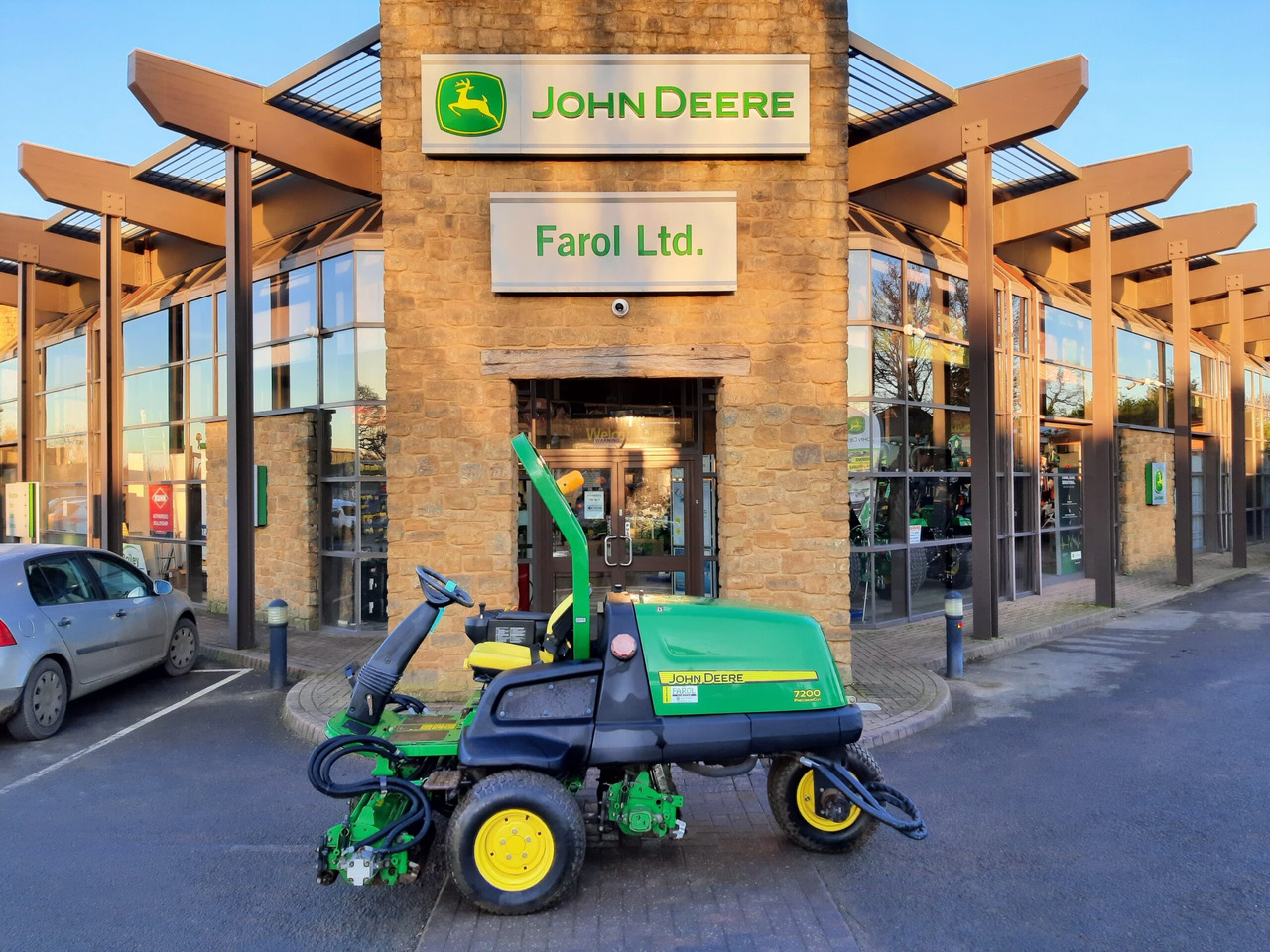 John Deere 7200 utility triple mower - Газонокосарка: фото 2 John Deere 7200 utility triple mower - Газонокосарка: фото 2