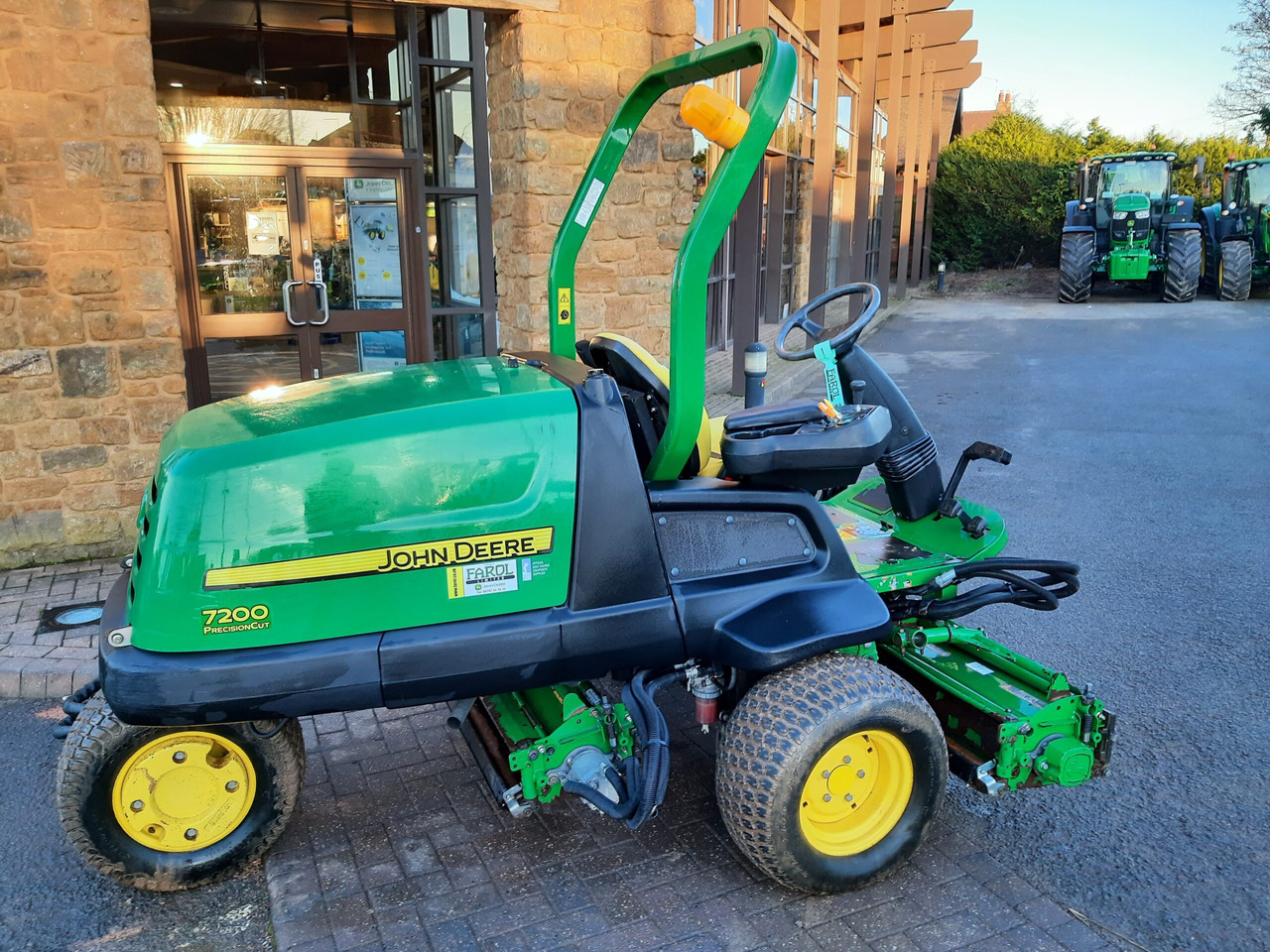 John Deere 7200 utility triple mower - Газонокосарка: фото 4 John Deere 7200 utility triple mower - Газонокосарка: фото 4