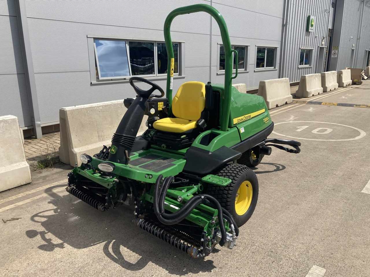 John Deere 7200A utility mower - Газонокосарка: фото 1 John Deere 7200A utility mower - Газонокосарка: фото 1