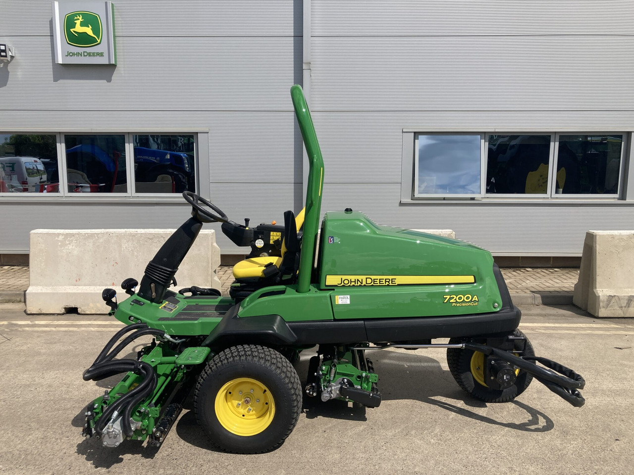 John Deere 7200A utility mower - Газонокосарка: фото 2 John Deere 7200A utility mower - Газонокосарка: фото 2