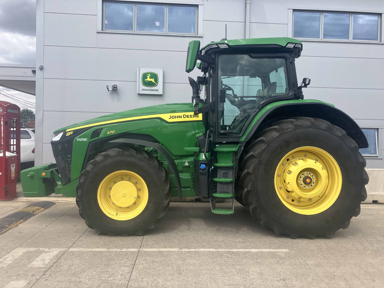 John Deere 8R 370 - Трактор: фото 2 John Deere 8R 370 - Трактор: фото 2