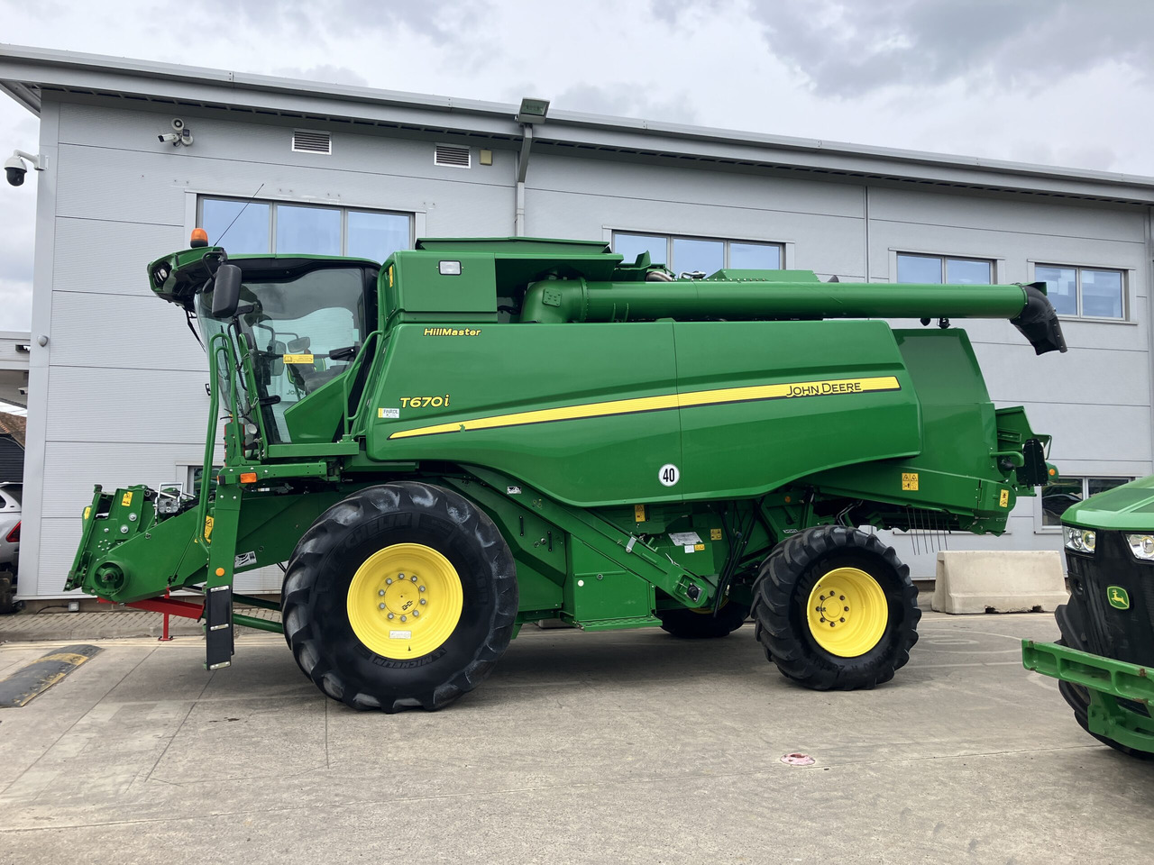 John Deere T670i HillMaster - Зернозбиральний комбайн: фото 2 John Deere T670i HillMaster - Зернозбиральний комбайн: фото 2