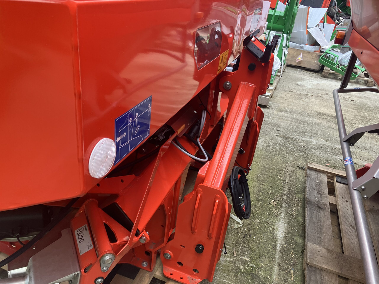 Kuhn Axis 40.2 M-EMC-W - Розкидач добрив: фото 5 Kuhn Axis 40.2 M-EMC-W - Розкидач добрив: фото 5