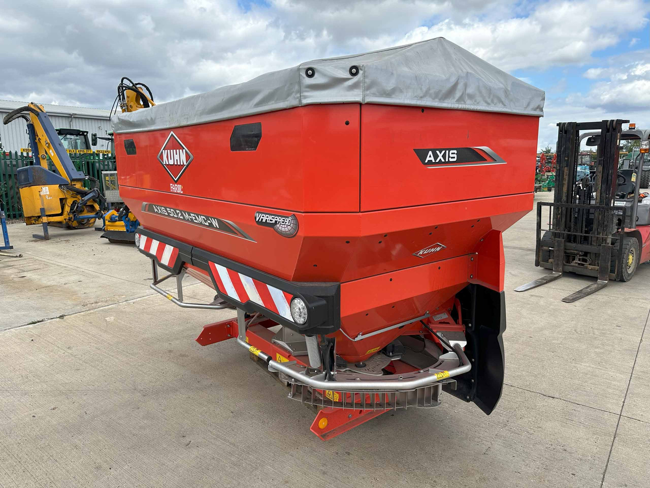 Kuhn Axis 50.2 M-EMC-W - Розкидач добрив: фото 2 Kuhn Axis 50.2 M-EMC-W - Розкидач добрив: фото 2