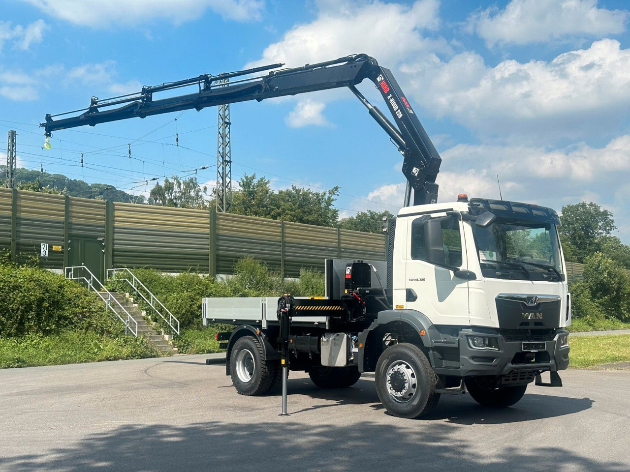 Вантажівка з маніпулятором MAN TGM 18.320 4x4 Euro 6e Pritsche Hiab 228-4 Kran: фото 7