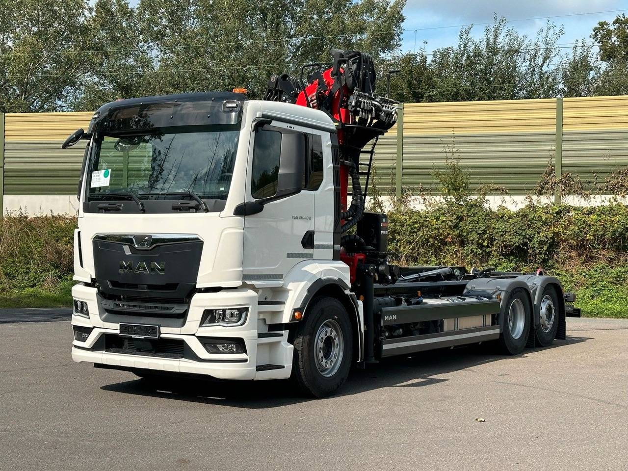 MAN TGS 26.470 6x2 Abrollkipper + Kran EPSILON - Гаковий мультиліфт вантажівка, Вантажівка з маніпулятором: фото 2 MAN TGS 26.470 6x2 Abrollkipper + Kran EPSILON - Гаковий мультиліфт вантажівка, Вантажівка з маніпулятором: фото 2