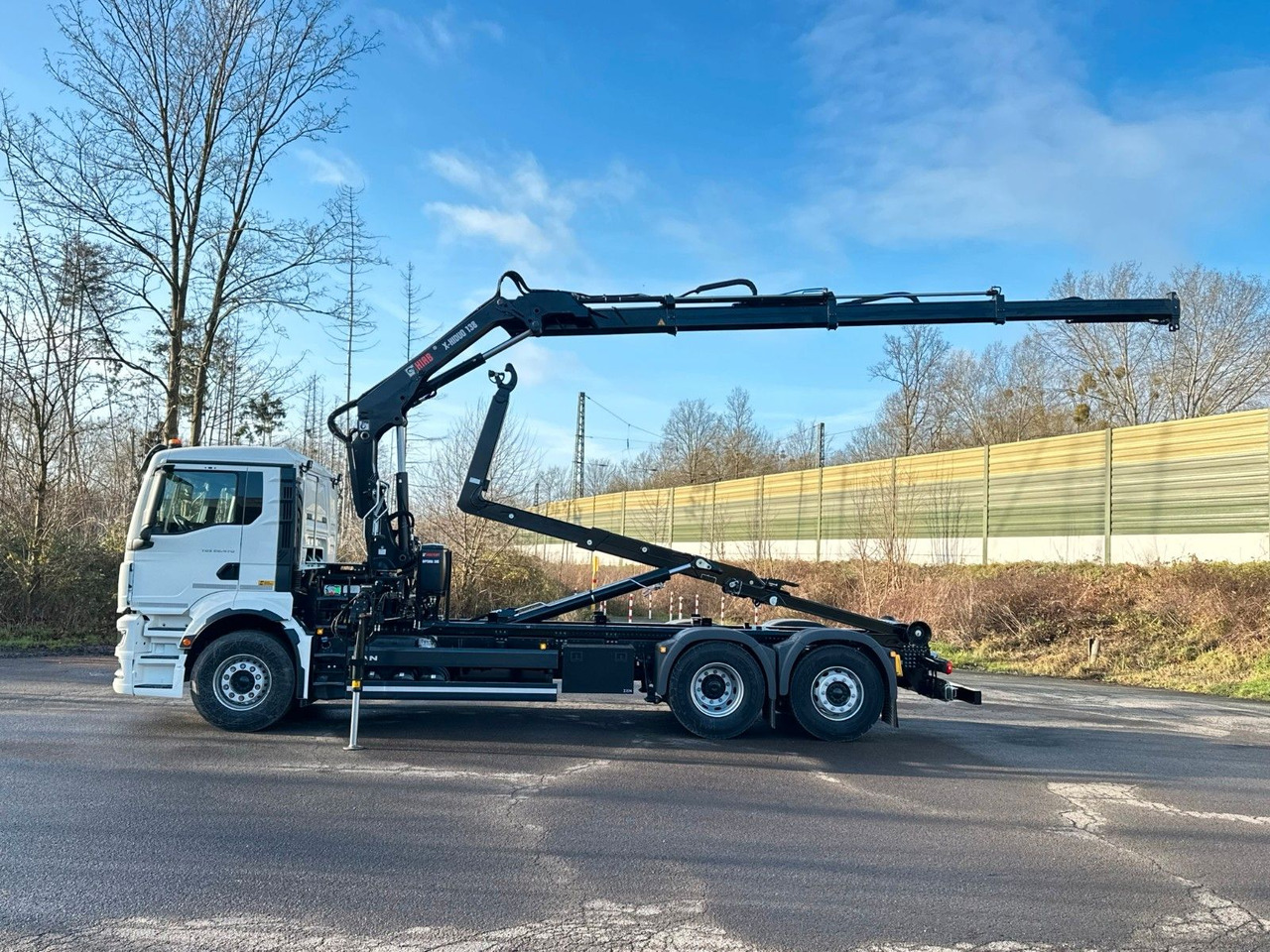 MAN TGS 26.470 6x2 Abrollkipper + Kran Hiab 138-3 - Гаковий мультиліфт вантажівка, Вантажівка з маніпулятором: фото 3 MAN TGS 26.470 6x2 Abrollkipper + Kran Hiab 138-3 - Гаковий мультиліфт вантажівка, Вантажівка з маніпулятором: фото 3