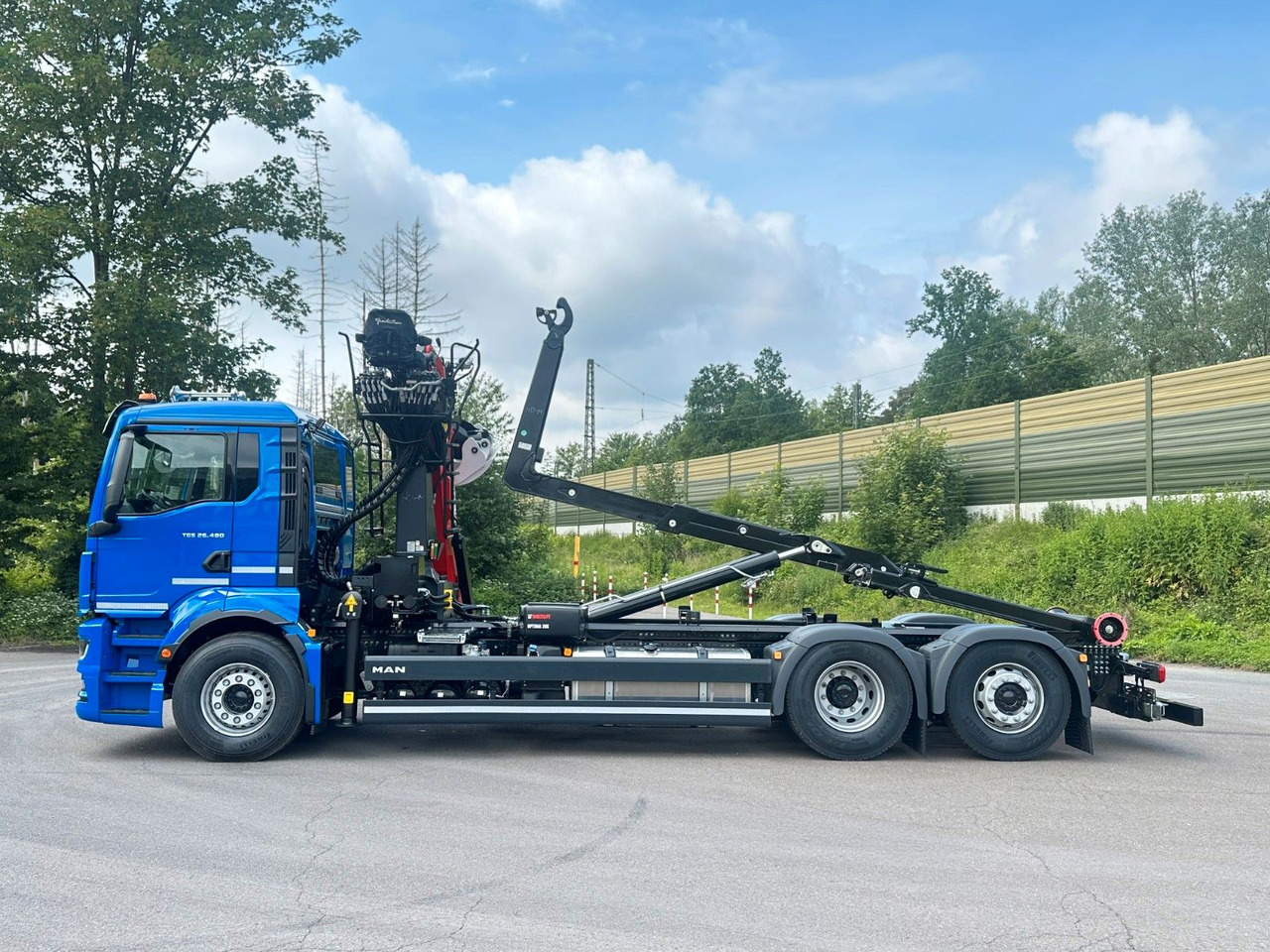 MAN TGS 26.480 6x2 Abrollkipper + Kran EPSILON - Гаковий мультиліфт вантажівка, Вантажівка з маніпулятором: фото 4 MAN TGS 26.480 6x2 Abrollkipper + Kran EPSILON - Гаковий мультиліфт вантажівка, Вантажівка з маніпулятором: фото 4