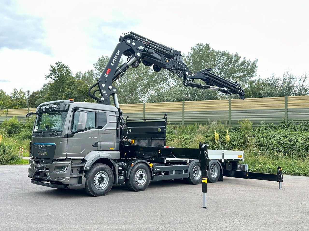 MAN TGS 35.520 8x4 BL HIAB X-HiPro858E-8 & Jib150x-6 - Вантажівка з маніпулятором: фото 1 MAN TGS 35.520 8x4 BL HIAB X-HiPro858E-8 & Jib150x-6 - Вантажівка з маніпулятором: фото 1