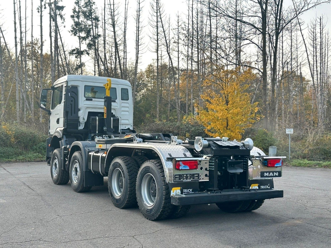 MAN TGS 35.520 8x4 Euro6e Hyva 26-55 Abrollkipper - Гаковий мультиліфт вантажівка: фото 4 MAN TGS 35.520 8x4 Euro6e Hyva 26-55 Abrollkipper - Гаковий мультиліфт вантажівка: фото 4