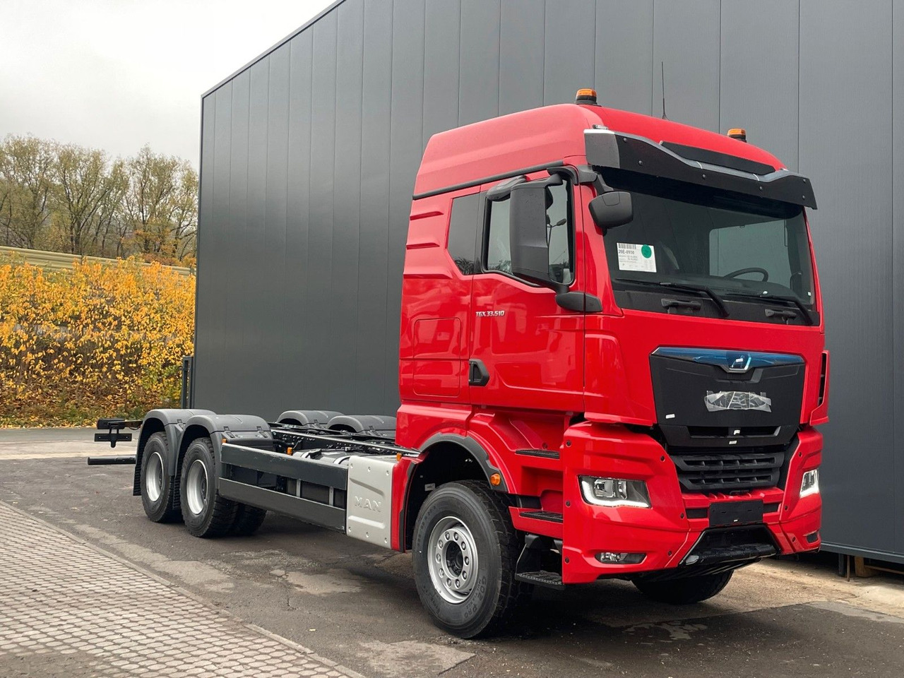 MAN TGX 33.510 6X4 BL - Вантажівка шасі: фото 1 MAN TGX 33.510 6X4 BL - Вантажівка шасі: фото 1