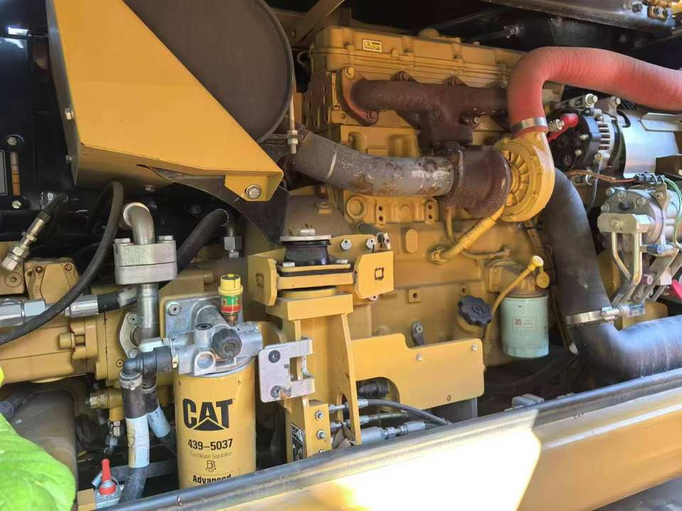 Beautiful High Quality Second-Hand CAT M315D2 Wheel Excavator Used Digger Machinery Engine After-sales Warranty Service - Колісний екскаватор: фото 4 Beautiful High Quality Second-Hand CAT M315D2 Wheel Excavator Used Digger Machinery Engine After-sales Warranty Service - Колісний екскаватор: фото 4