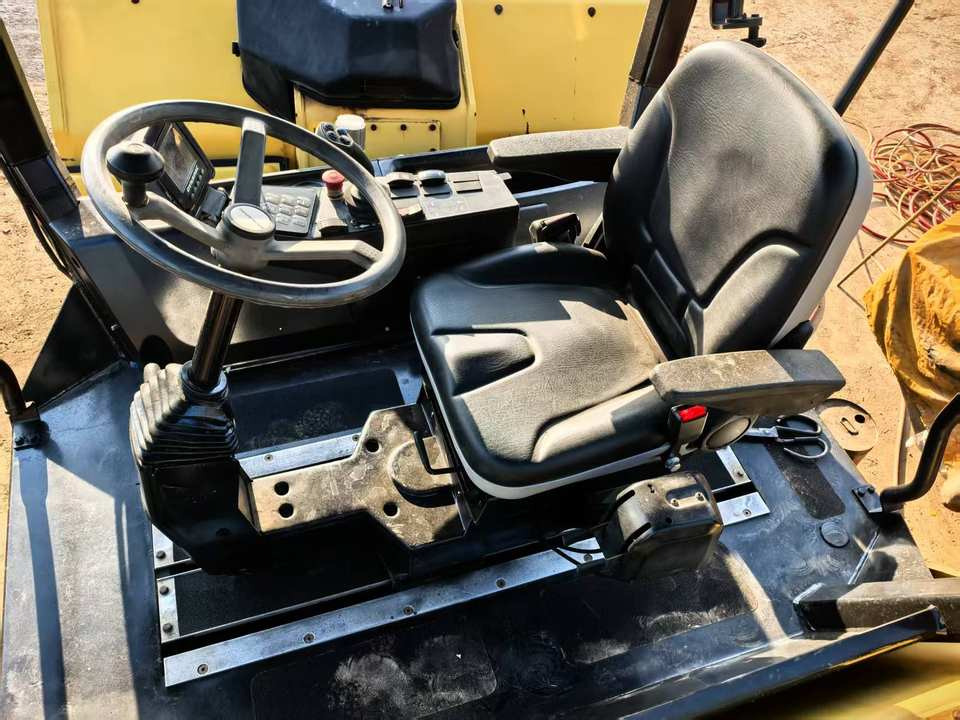 Hot Sale Used Dynapac CC6200 Road Roller Good Condition Double Steel Wheel Original Sweden Construction Machine Cheap Loader - Дорожній каток: фото 3 Hot Sale Used Dynapac CC6200 Road Roller Good Condition Double Steel Wheel Original Sweden Construction Machine Cheap Loader - Дорожній каток: фото 3